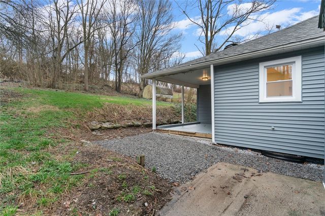 3809 41st Ave, Pulaski Twp, PA 15066