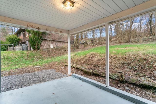 3809 41st Ave, Pulaski Twp, PA 15066