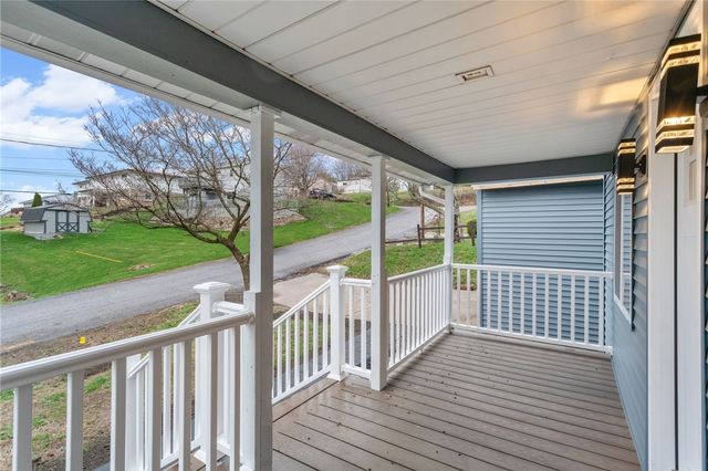 3809 41st Ave, Pulaski Twp, PA 15066