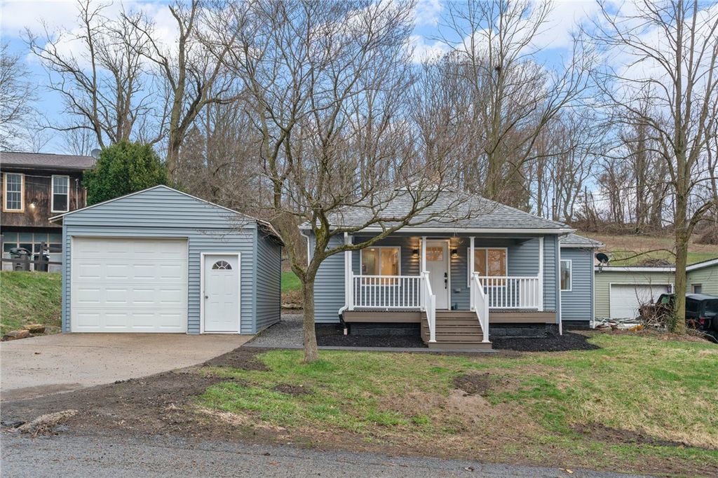 3809 41st Ave, Pulaski Twp, PA 15066