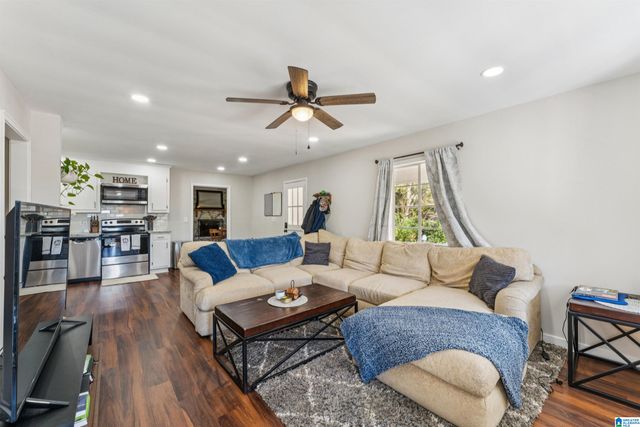 2236 8TH STREET NE, Center Point, AL 35215