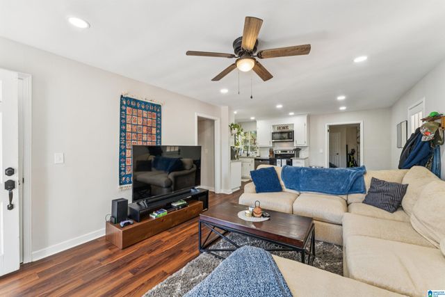 2236 8TH STREET NE, Center Point, AL 35215