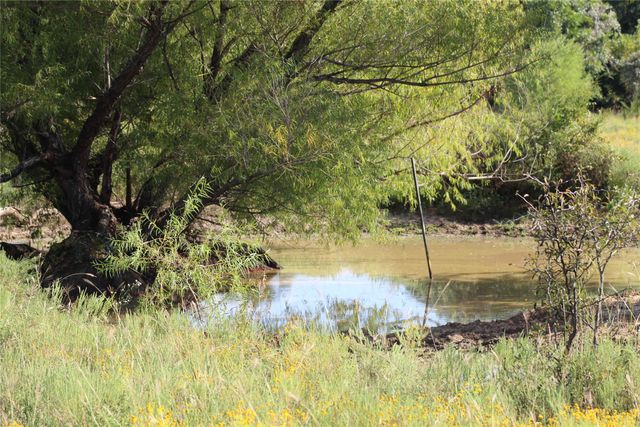 1179 CR 1470, Chico, TX 76431