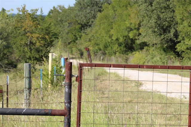 1179 CR 1470, Chico, TX 76431