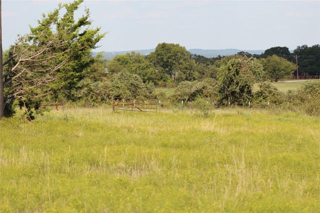 1179 CR 1470, Chico, TX 76431