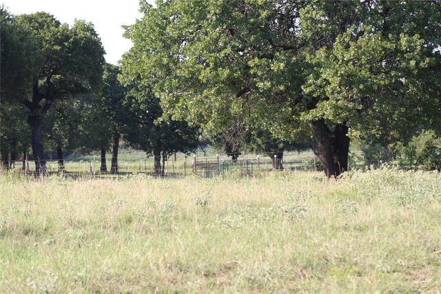 1179 CR 1470, Chico, TX 76431