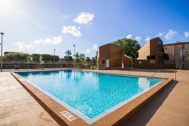 706 NW 87th Ave 312, Miami, FL 33172