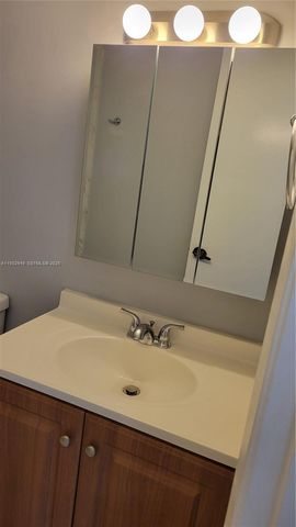 706 NW 87th Ave 312, Miami, FL 33172