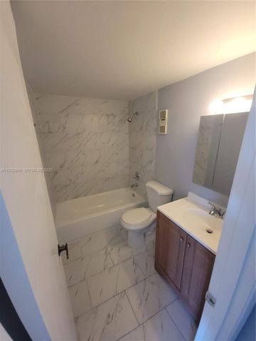 706 NW 87th Ave 312, Miami, FL 33172