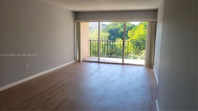 706 NW 87th Ave 312, Miami, FL 33172