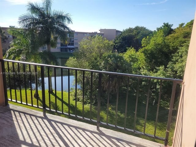 706 NW 87th Ave 312, Miami, FL 33172