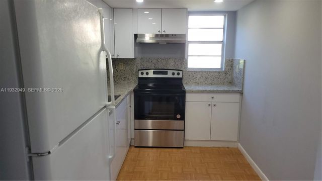 706 NW 87th Ave 312, Miami, FL 33172