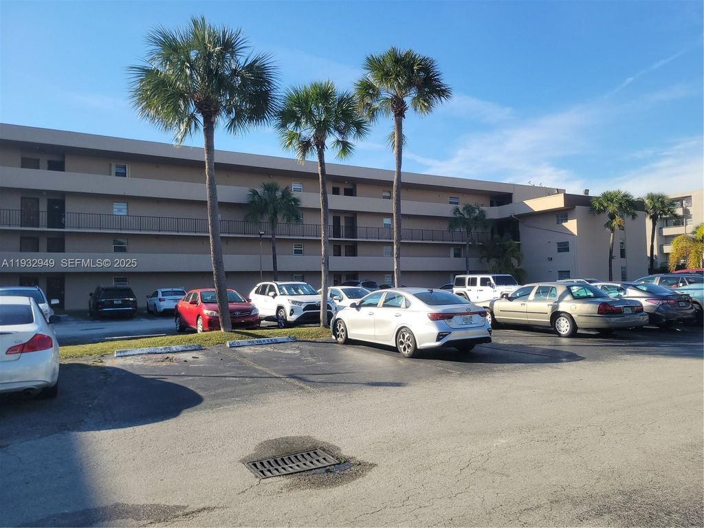 706 NW 87th Ave 312, Miami, FL 33172