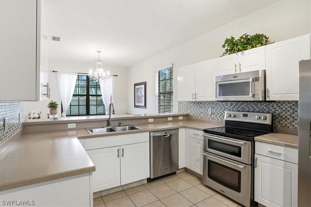 7576 Bristol CIR, Naples, FL 34120