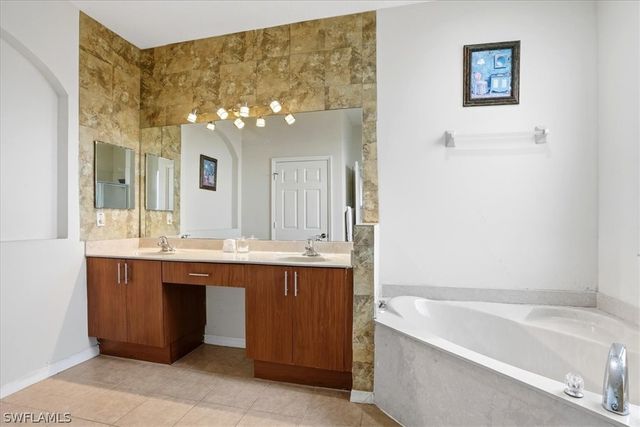 7576 Bristol CIR, Naples, FL 34120