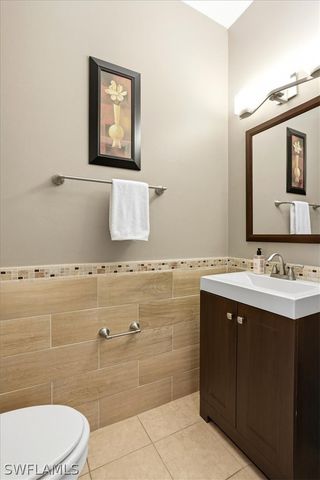 7576 Bristol CIR, Naples, FL 34120