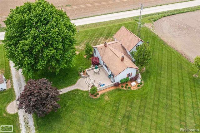 8840 Marquette Road, Wales, MI 48027