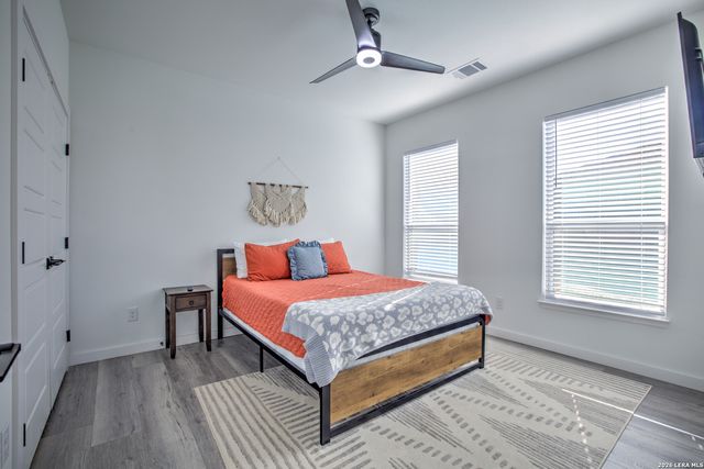 1827 Live Oak, Canyon Lake, TX 78133