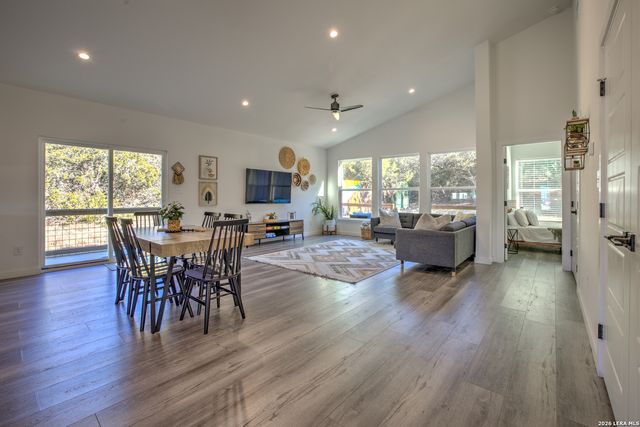 1827 Live Oak, Canyon Lake, TX 78133