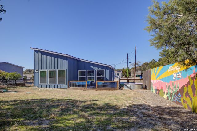 1827 Live Oak, Canyon Lake, TX 78133