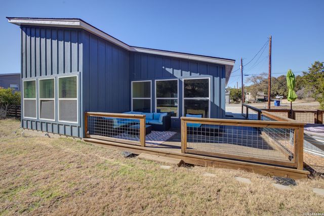 1827 Live Oak, Canyon Lake, TX 78133