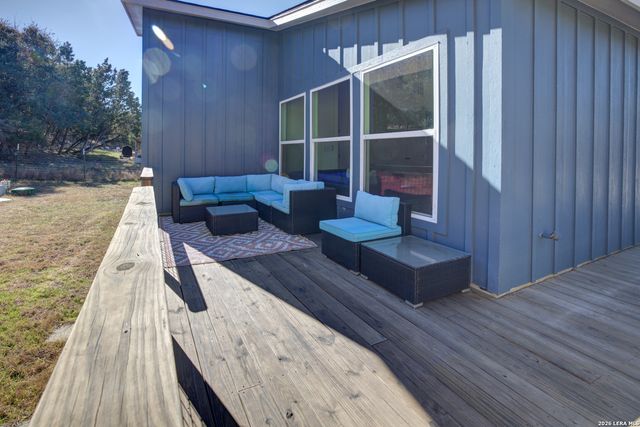 1827 Live Oak, Canyon Lake, TX 78133