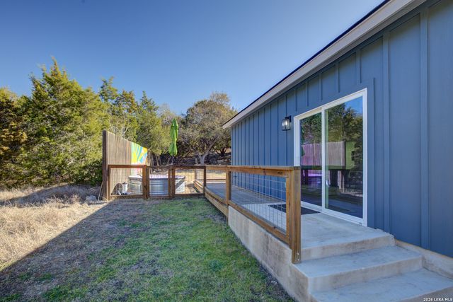 1827 Live Oak, Canyon Lake, TX 78133