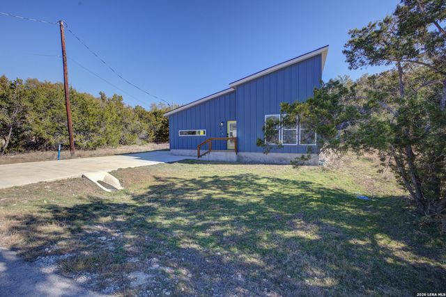 1827 Live Oak, Canyon Lake, TX 78133