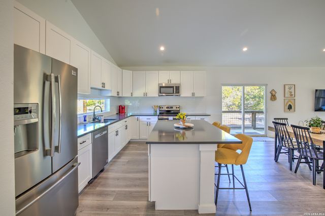 1827 Live Oak, Canyon Lake, TX 78133