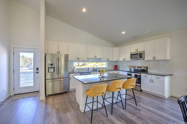 1827 Live Oak, Canyon Lake, TX 78133