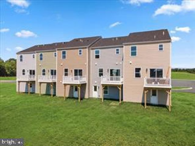 61 ZANDER RD, Inwood, WV 25428