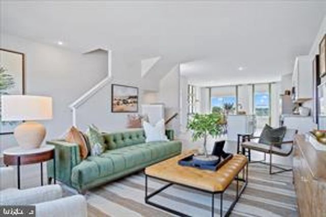 61 ZANDER RD, Inwood, WV 25428