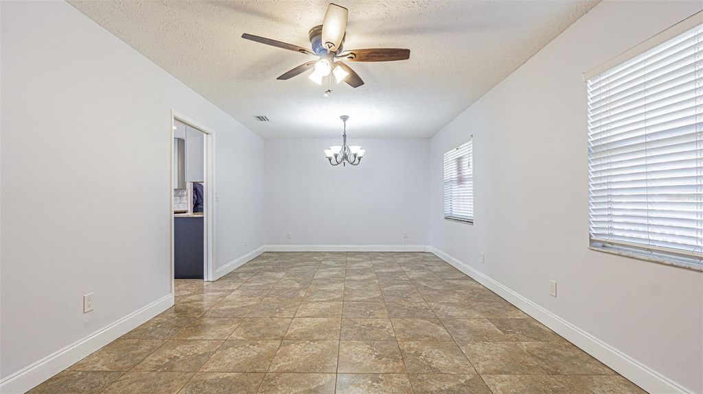 Image 12 of property listing at 3801 DURANT ROAD, Valrico, FL 33596