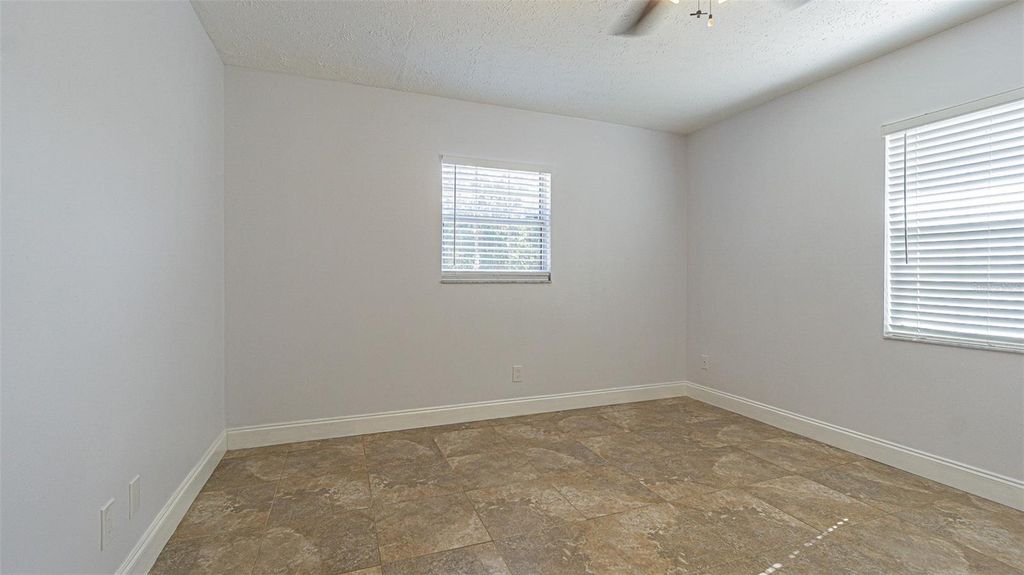 Image 17 of property listing at 3801 DURANT ROAD, Valrico, FL 33596