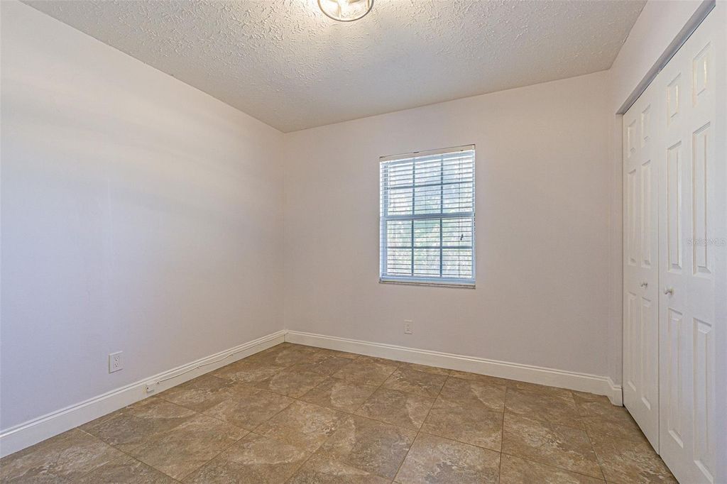 Image 20 of property listing at 3801 DURANT ROAD, Valrico, FL 33596