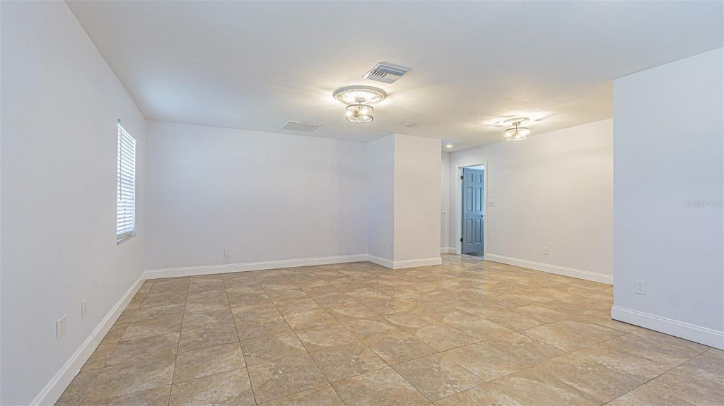 Image 25 of property listing at 3801 DURANT ROAD, Valrico, FL 33596