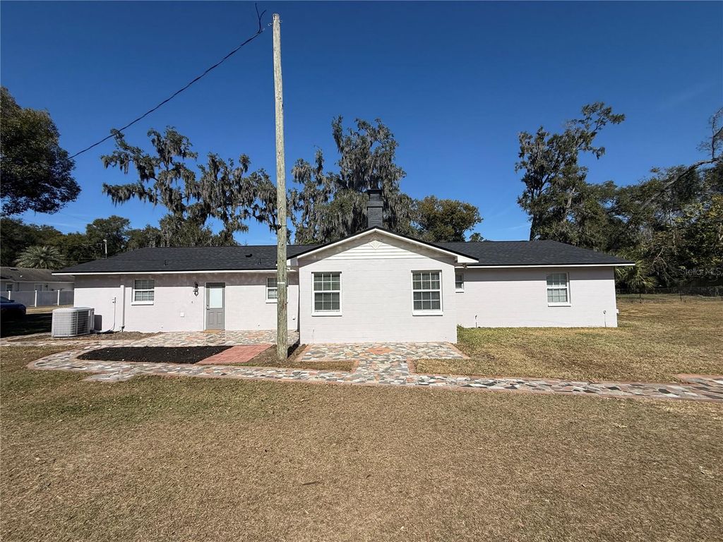 Image 32 of property listing at 3801 DURANT ROAD, Valrico, FL 33596