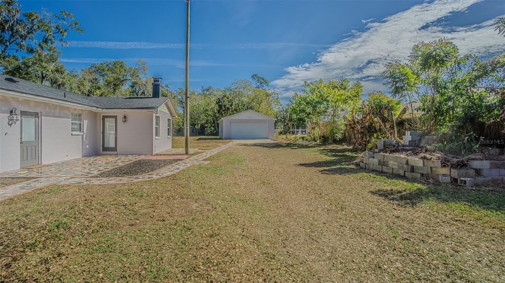 Image 39 of property listing at 3801 DURANT ROAD, Valrico, FL 33596