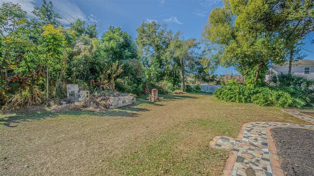 Image 44 of property listing at 3801 DURANT ROAD, Valrico, FL 33596