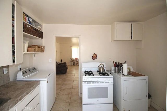 1360 Nancy, Barstow, CA 92311