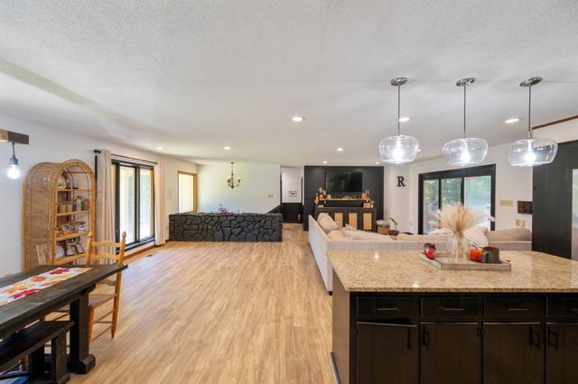 326 Dogwood Dr, Decaturville, TN 38329