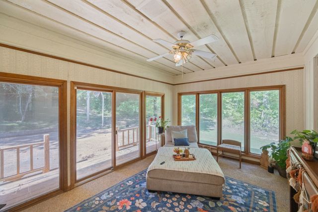 326 Dogwood Dr, Decaturville, TN 38329
