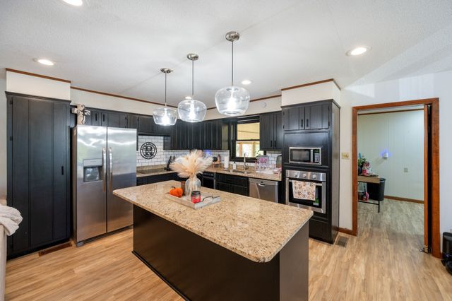 326 Dogwood Dr, Decaturville, TN 38329