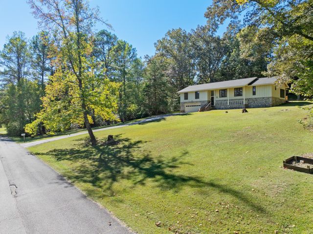 326 Dogwood Dr, Decaturville, TN 38329
