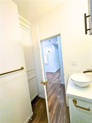 3300 E Bella Vista Avenue, Alton, TX 78573