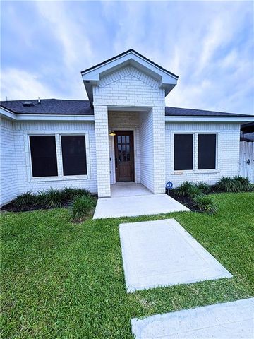 3300 E Bella Vista Avenue, Alton, TX 78573