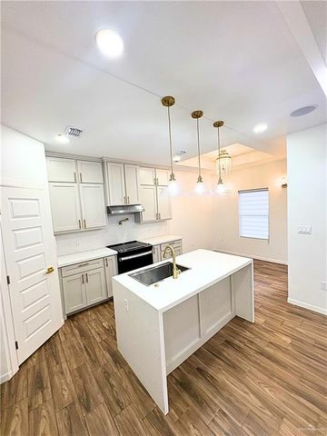 3300 E Bella Vista Avenue, Alton, TX 78573