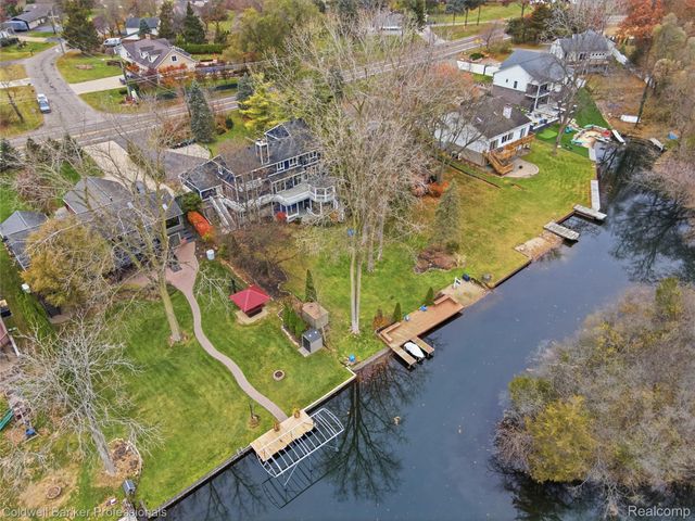 3410 Benstein Road, Commerce Charter Township, MI 48382
