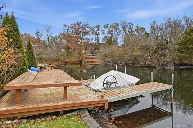 3410 Benstein Road, Commerce Charter Township, MI 48382