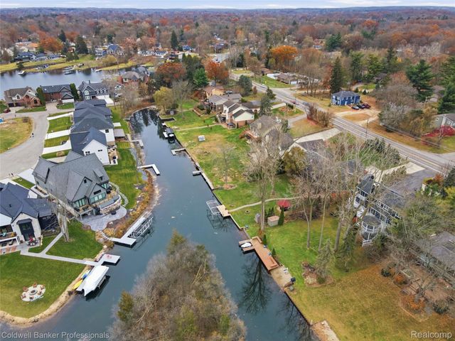 3410 Benstein Road, Commerce Charter Township, MI 48382